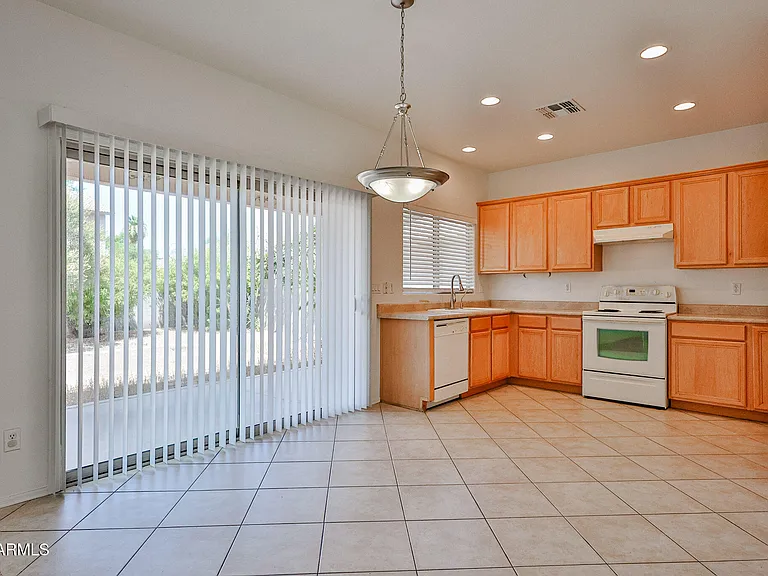 14584 W Watson Ln — Photo 9