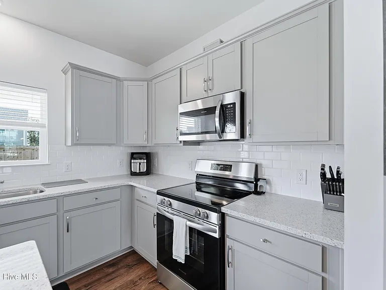104 Harvest Bluff Ln — Photo 8