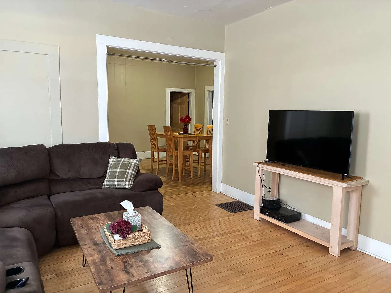 4 bed, 2.0 bath, 1416 sqft, $475 — Photo 4