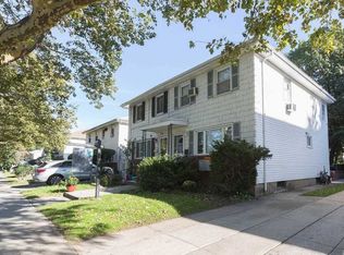 6429 217th St, Oakland Gardens, NY 11364
