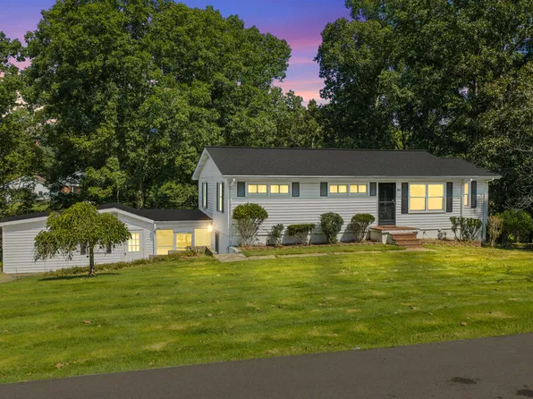 251 Mabry St, Camden, TN 38320