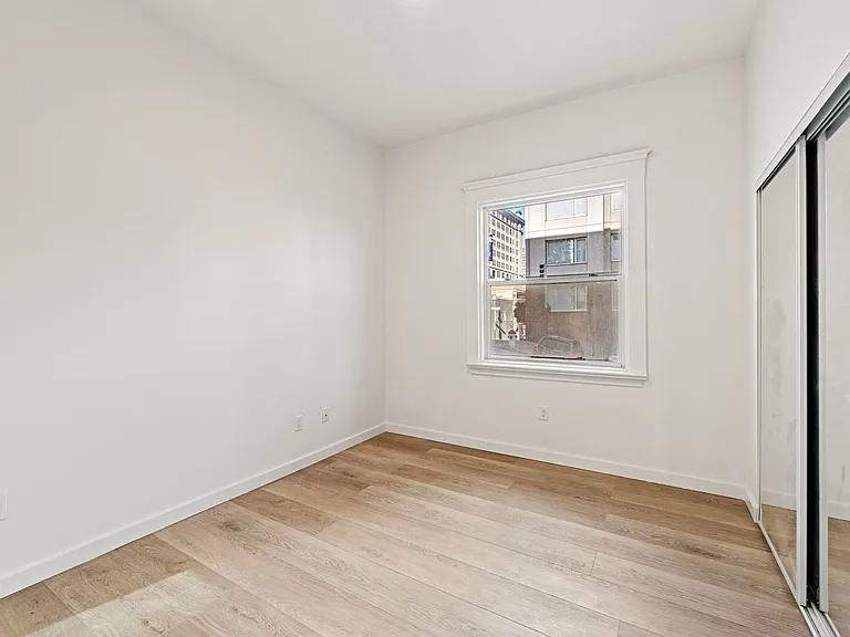 901 Pine St — Photo 13