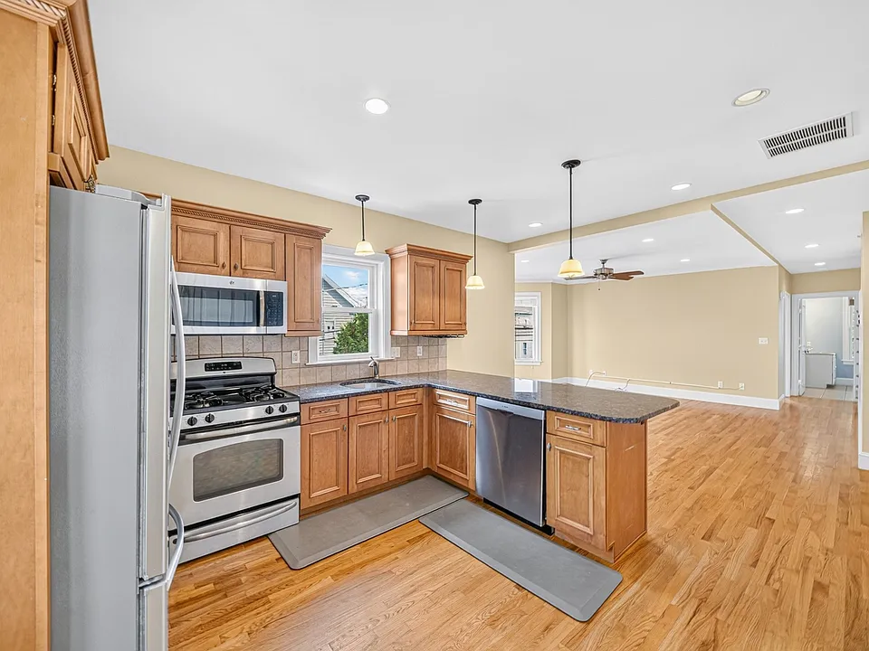 90 Taylor St #4