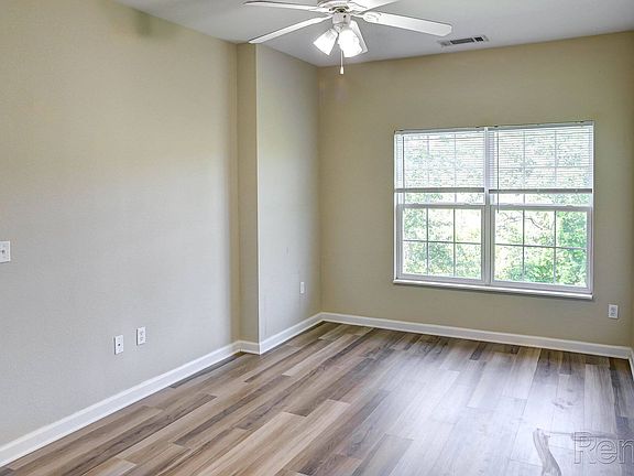 78531_26_hdp_crownepoint_flpn_bed