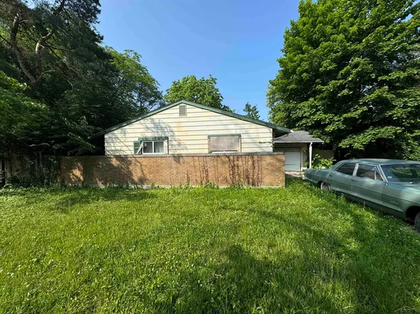 3353 Drexel Dr, Saginaw, MI 48601