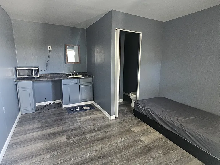 4050 Conrad Weiser Pkwy #1 — Photo 1