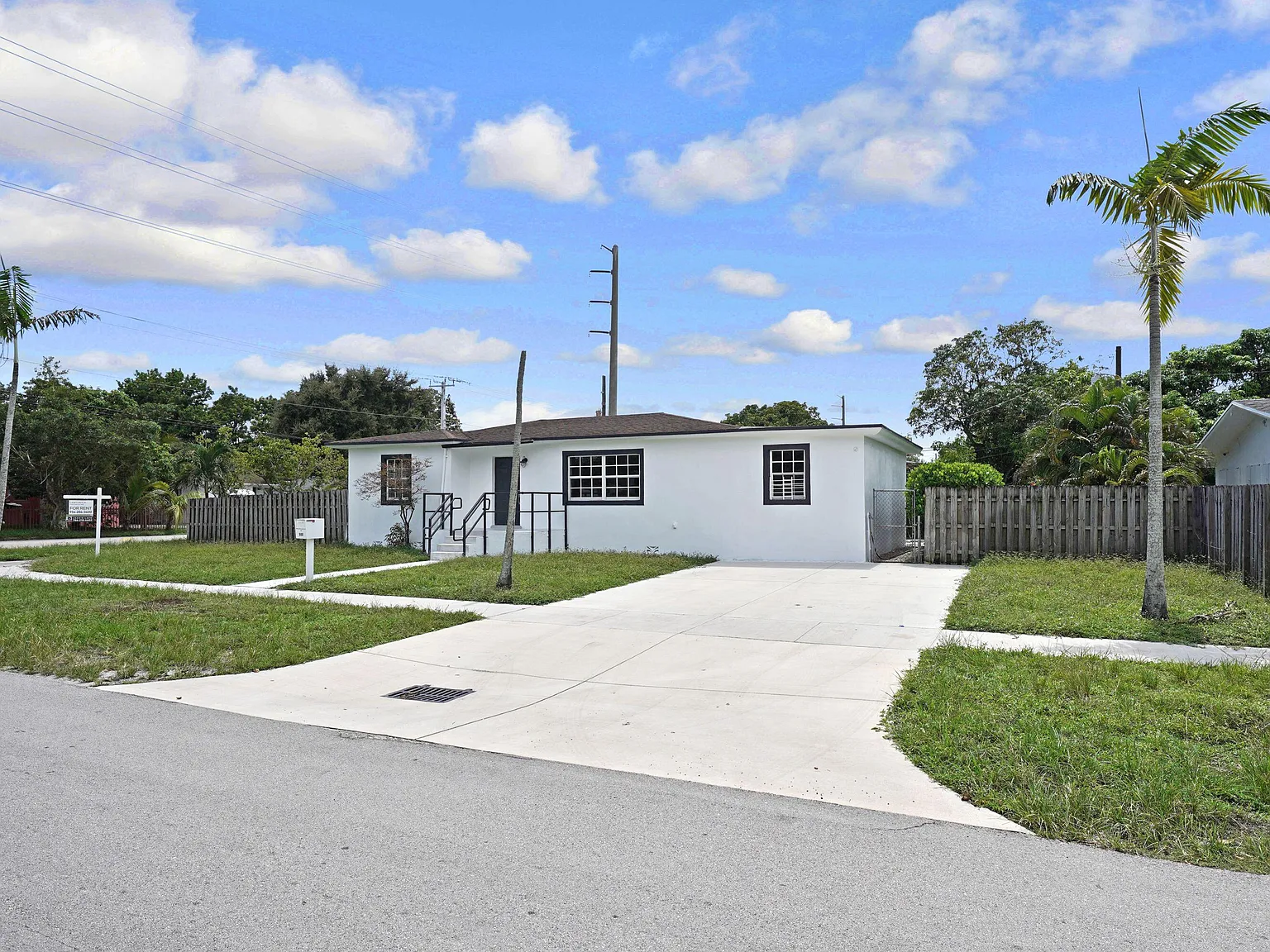 3 bed, 2.0 bath, 1664 sqft, $3,700 — Photo 3