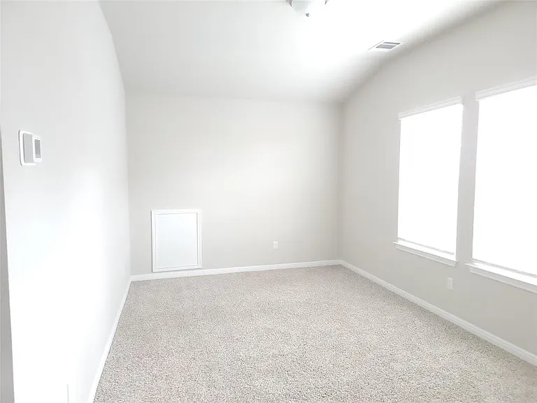 908 Main St — Photo 16