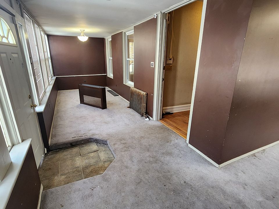 1st image of 237 W 4th Ave #1