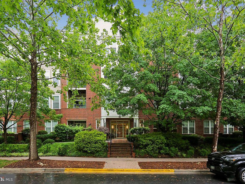 1st image of 501 King Farm Blvd APT 206