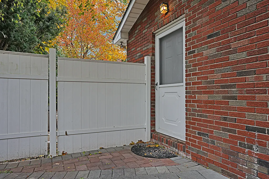 3 bed, 1560 sqft, $3,700 — Photo 4