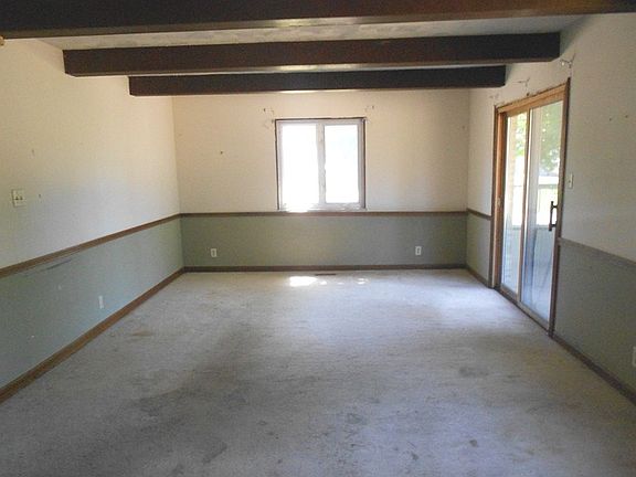 3rd image of 306 Poplar Grove Dr