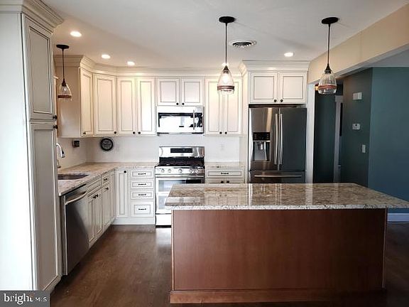 3rd image of 5 Pembroke Ln