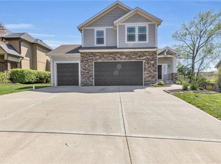 10811 Augusta Dr, Kansas City, KS 66109