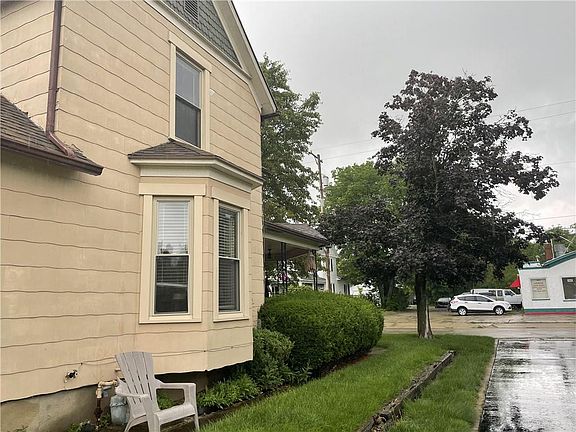 2nd image of 106 W Main St