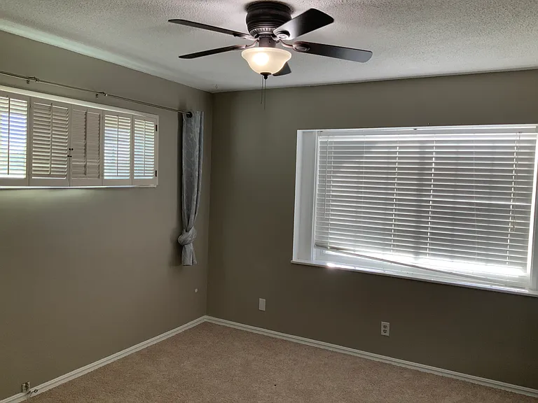 Garden Grove Ave — Photo 10