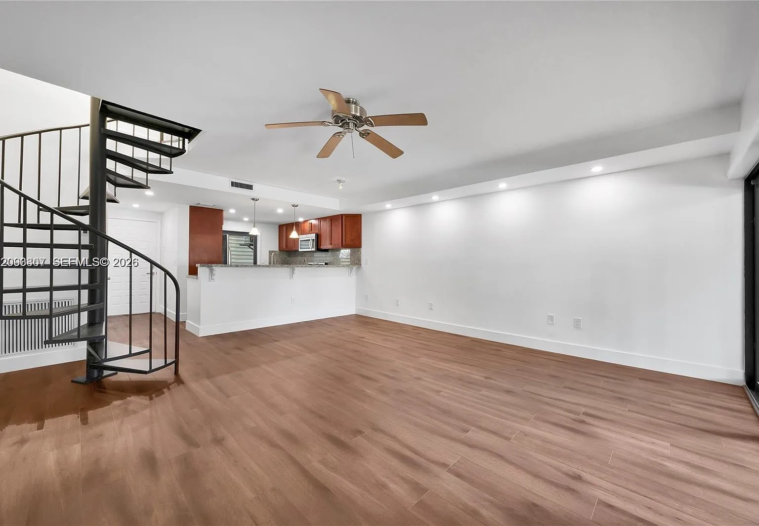 3808 NE 6th Ave — Photo 3