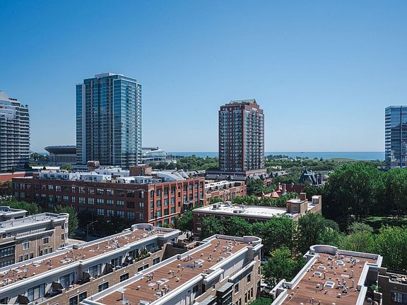 3rd image of 1819 S Michigan Ave Unit 1009