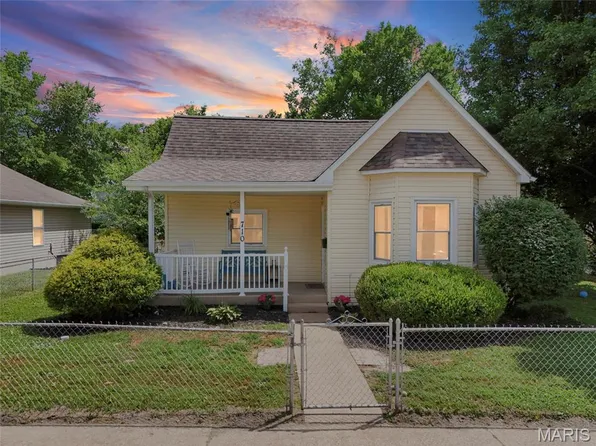 710 Jefferson Ave, Festus, MO 63028