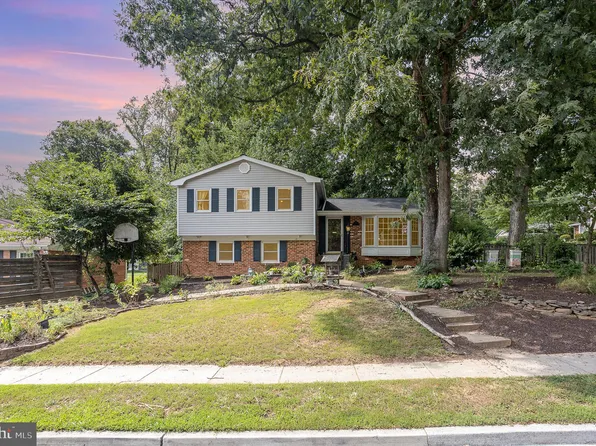 9810 Hampton Ln, Fairfax, VA 22030