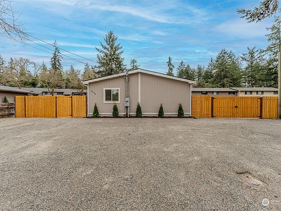 3rd image of 9828 Newgrove Avenue SW