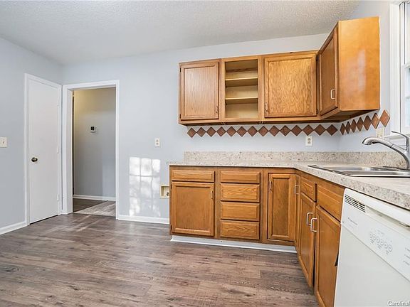 2nd image of 8334 Summerglen Cir #_