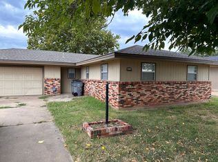 4214 SE Avondale Ln, Lawton, OK 73501