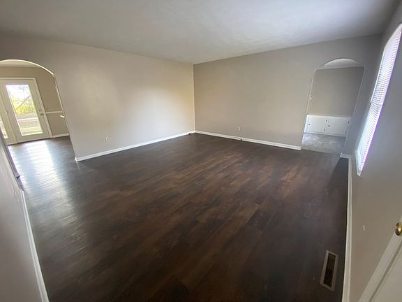 2nd image of 1005 Independence Dr
