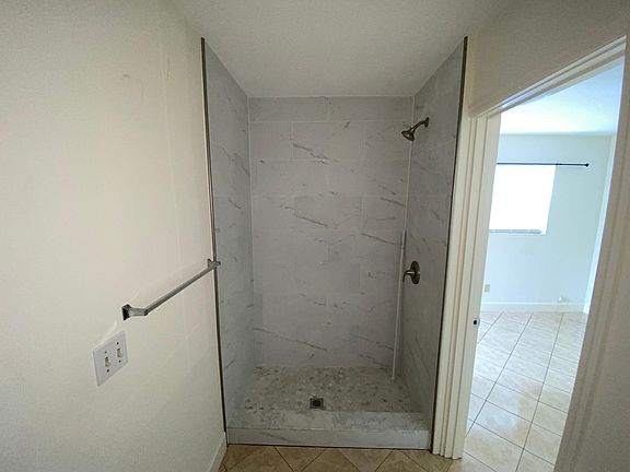 5th image of 1186 Granada St #A