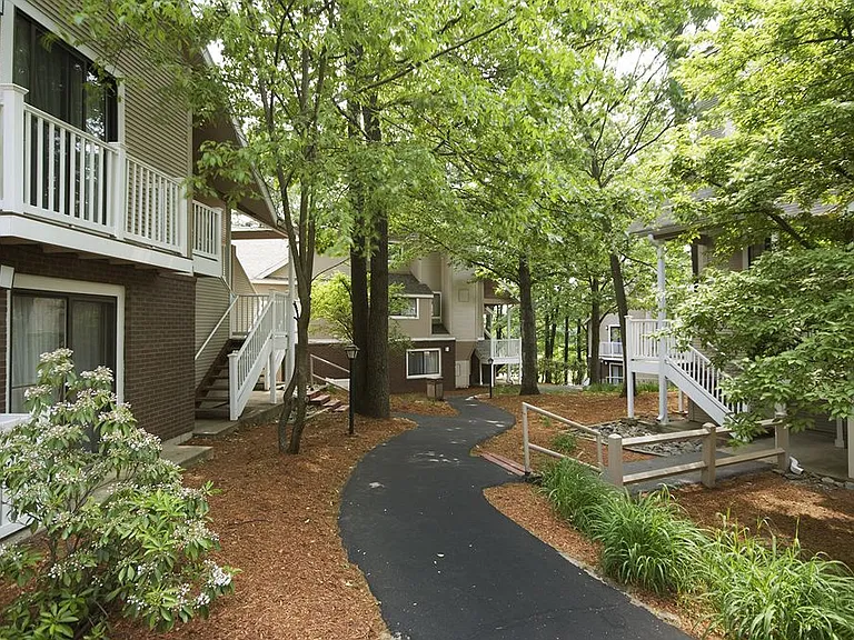 Residences at Daniel Webster — Photo 40