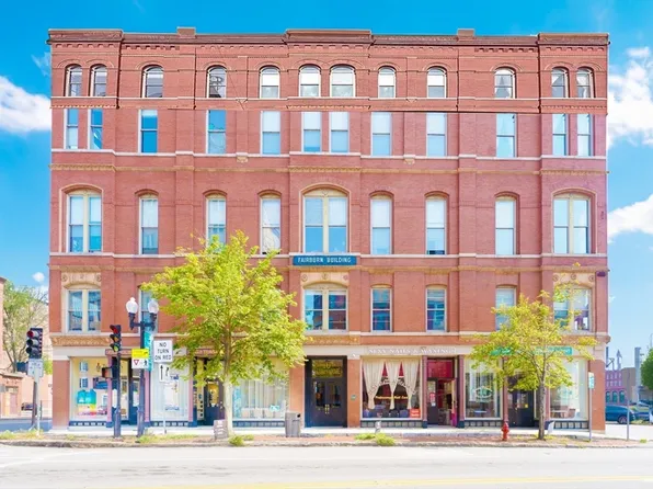 10 Kearney Sq APT 205, Lowell, MA 01852