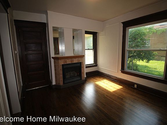4th image of 2532 N Holton St #A