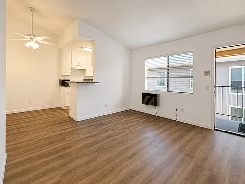 4177 Iowa St #6 Photo 1