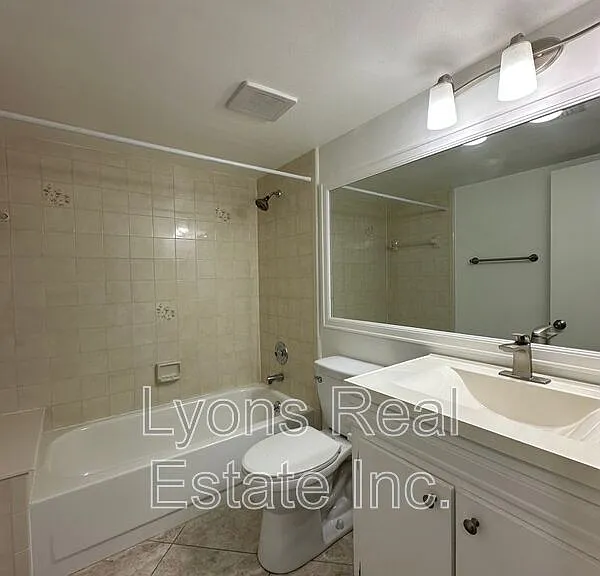 4701 Lakeside Club Blvd #10 — Photo 14