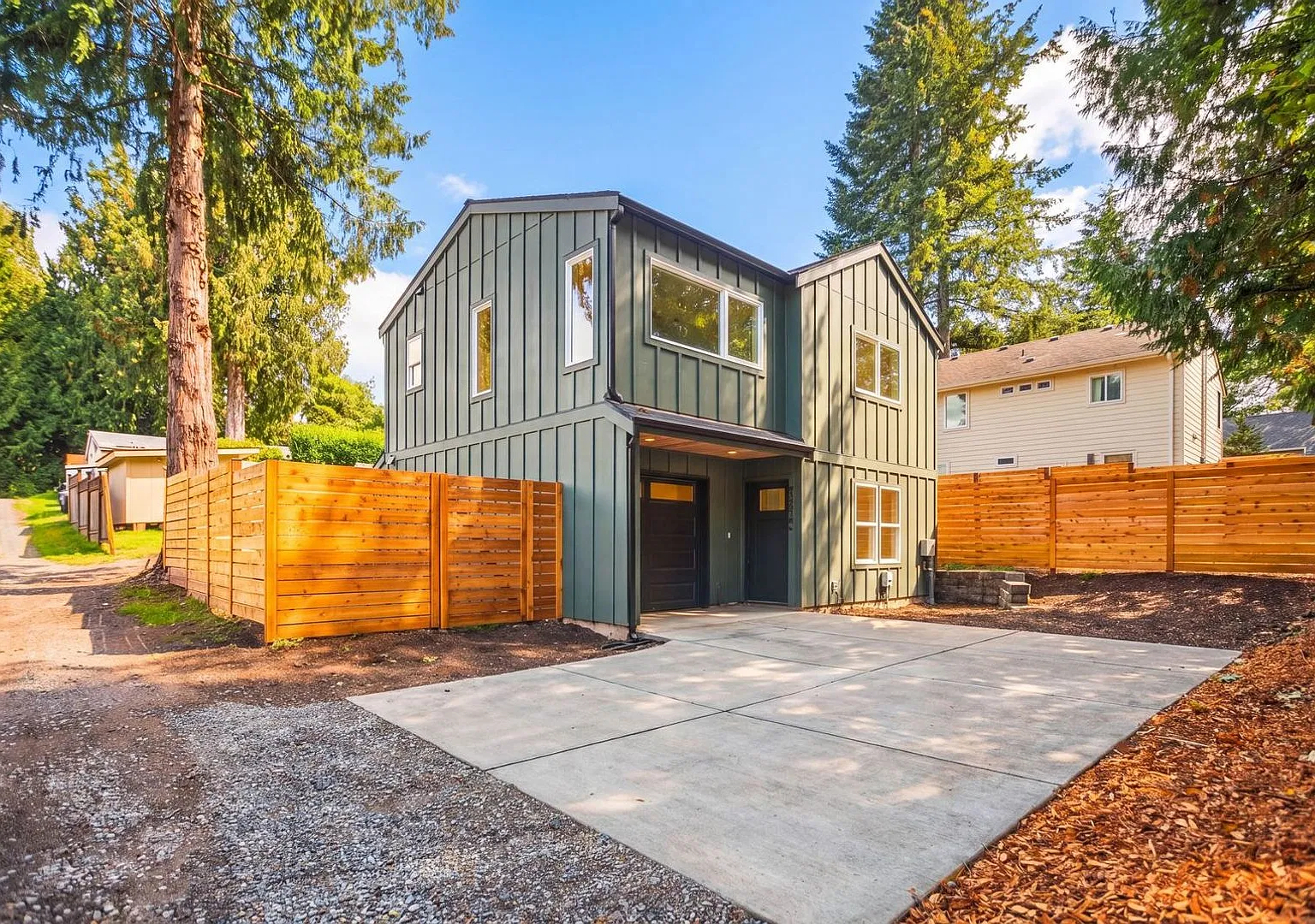 Brand New 3-Bedroom Home in Desirable Maple Leaf! — Photo 3