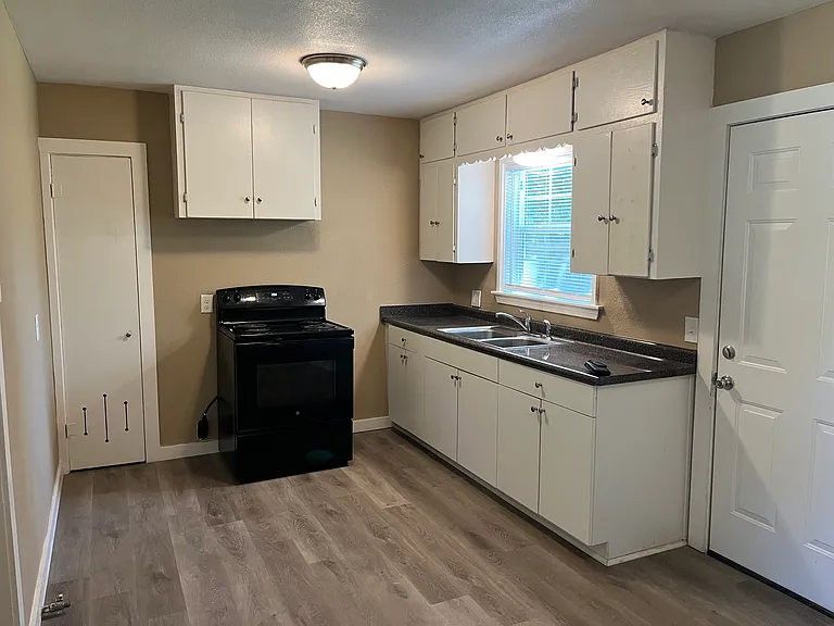 917 Duval Ct — Photo 15