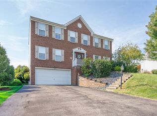 207 Kingsbrooke Dr, Greensburg, PA 15601