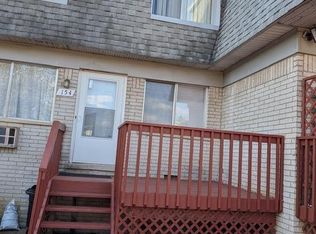 154 Ladd Rd, Walled Lake, MI 48390