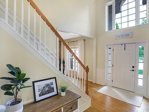 3rd image of 3868 Branch Creek Ct