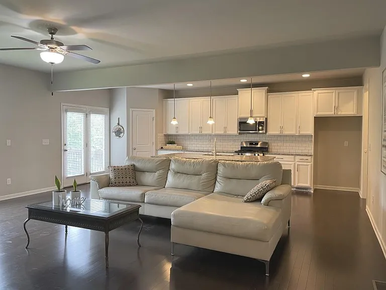 2415 Matlin Way — Photo 9