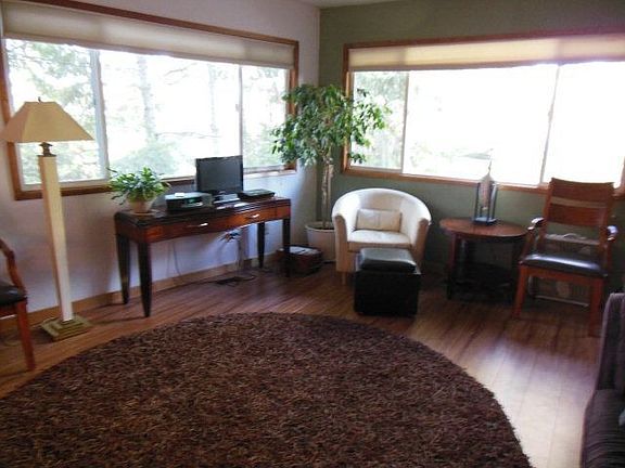 3rd image of 1225 SE Earthtone Ct