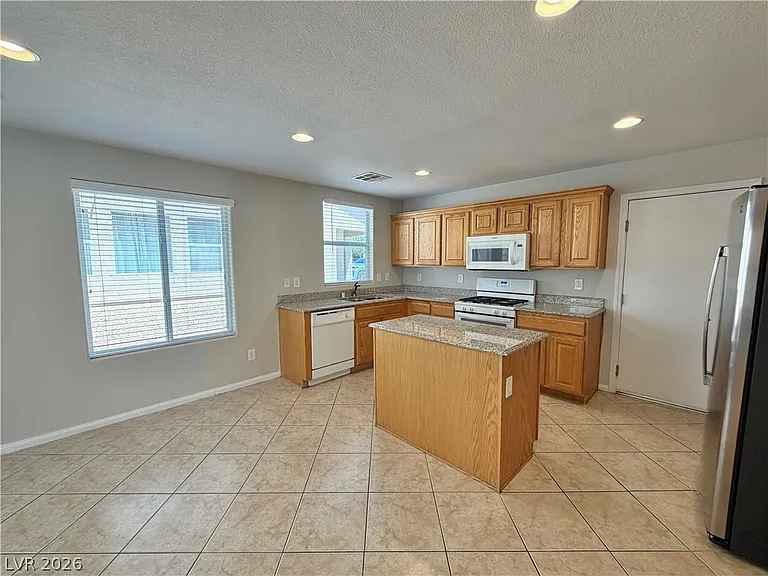 6435 Sean Creek St — Photo 7