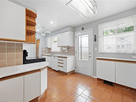 4th image of 303 Wendover Dr