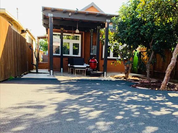 3rd image of 2250 Imperial Ave