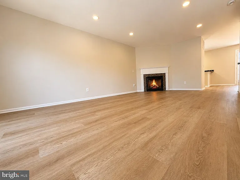 1200 Bond St — Photo 2