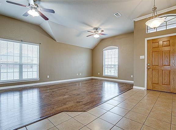 5th image of 436 Country Manor Ln