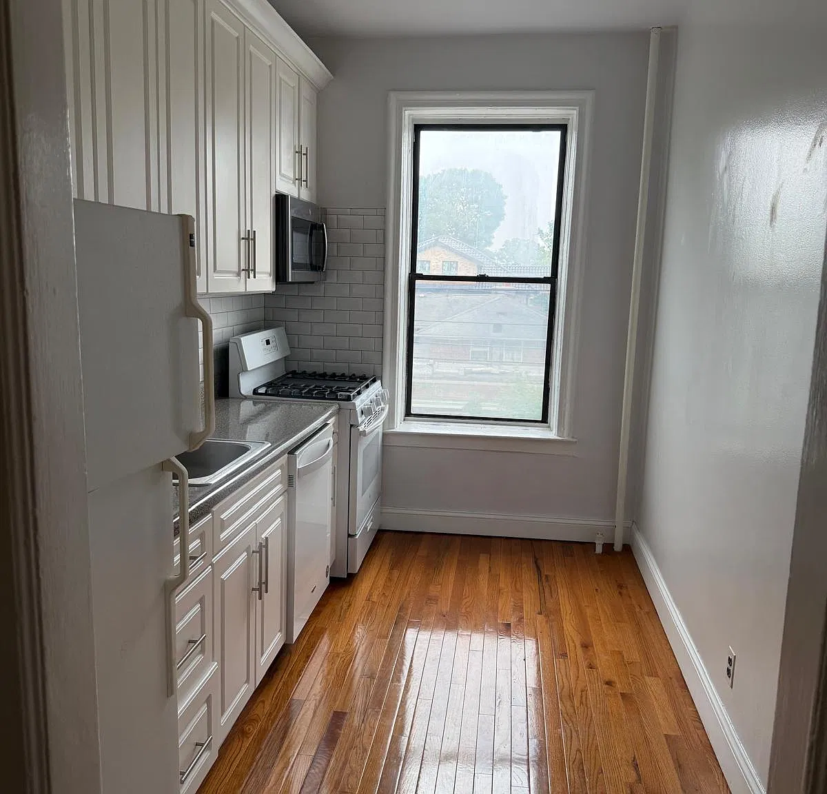 169th St — Photo 3