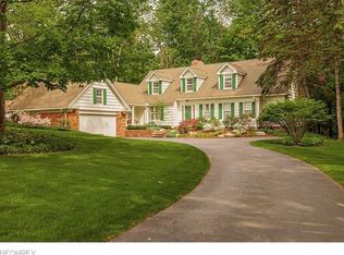 7 Pepperwood Ln, Pepper Pike, OH 44124