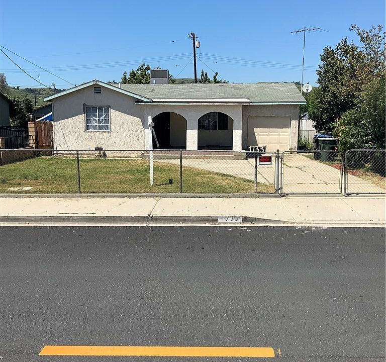 1st image of 1733 Arroyo Ave