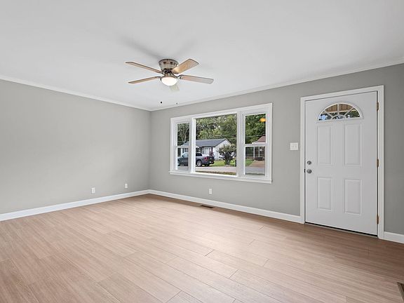 4th image of 930 Gray St